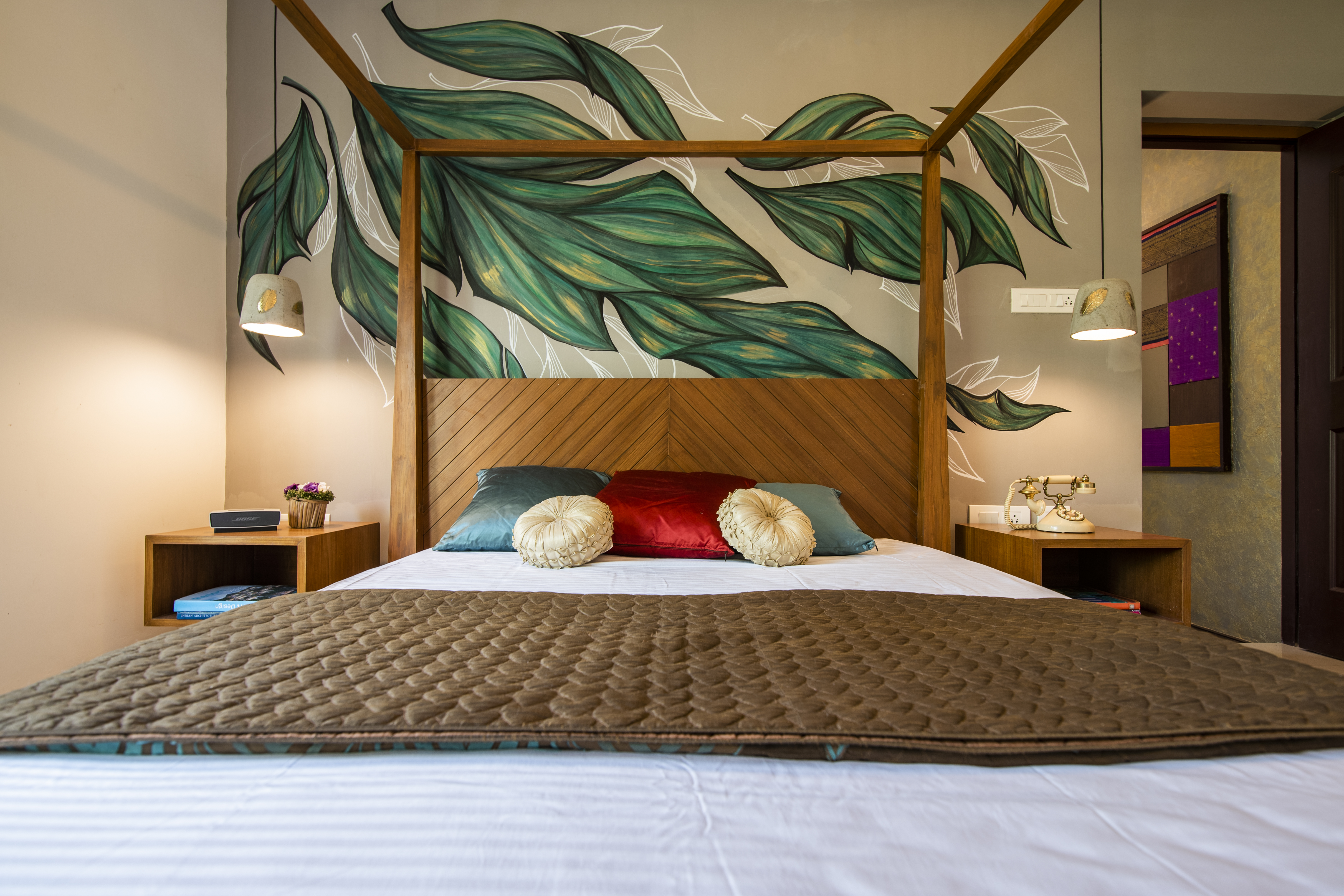 TROPICAL BEACH HOUSE